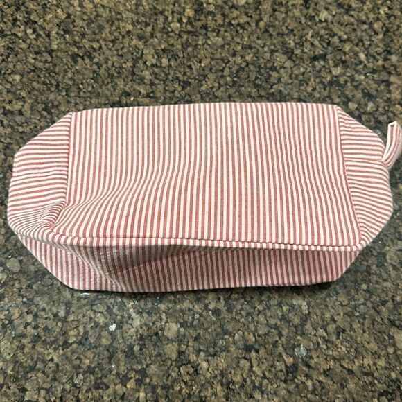 Seersucker makeup bag - Picture 1 of 3